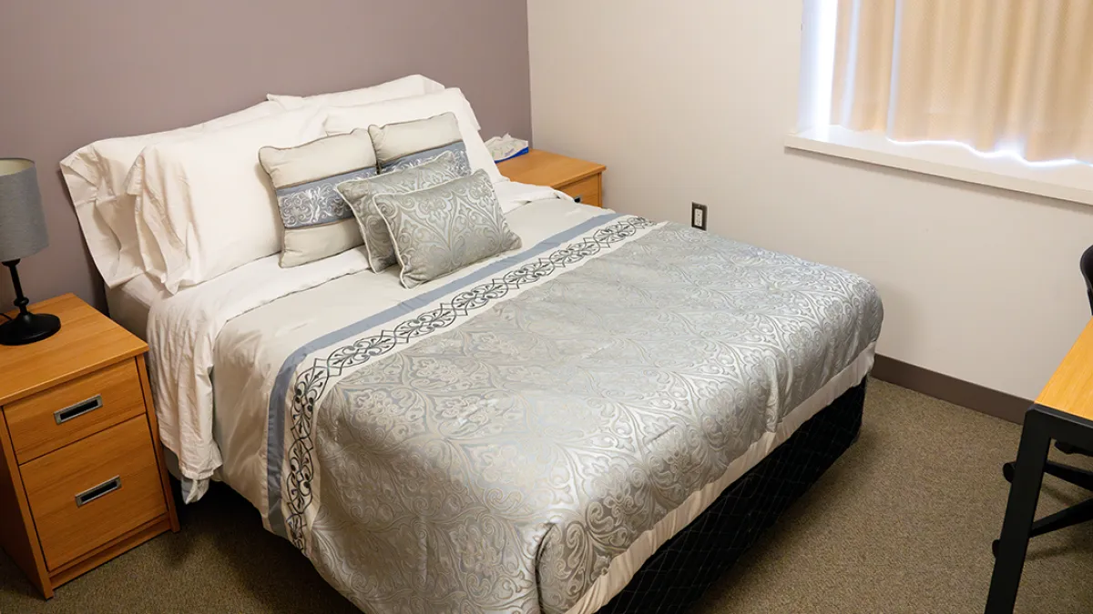 Ontario Hall Suite bedroom 