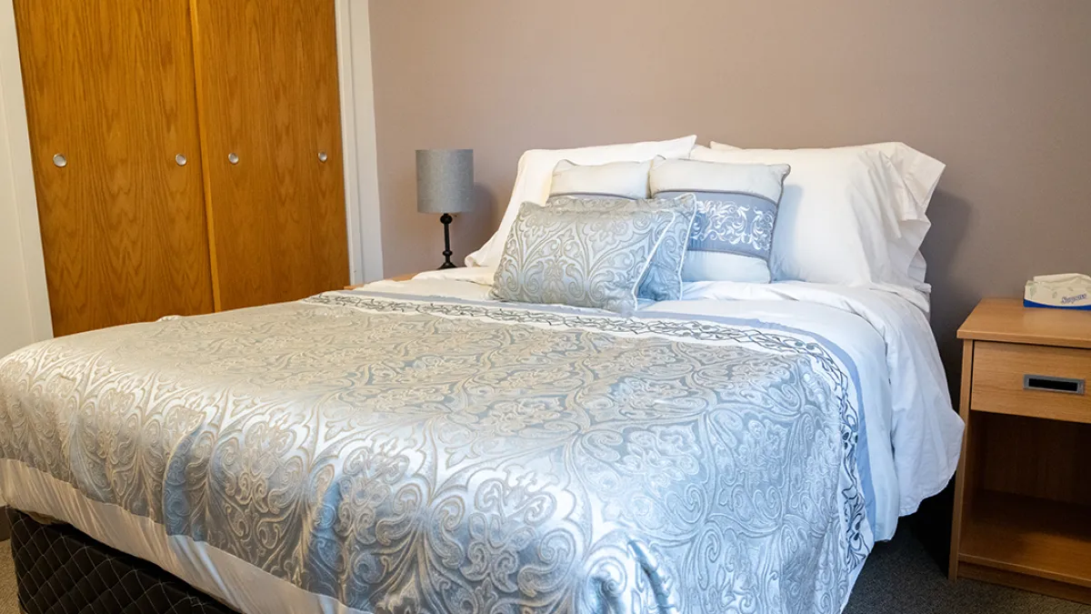 Ontario Hall Suite bedroom 